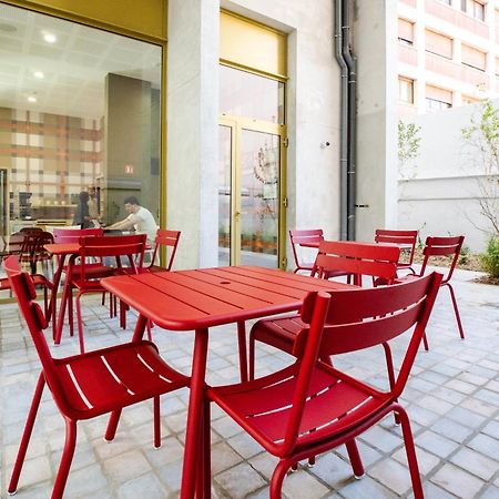 Easyhotel Marseille Euromed Bagian luar foto
