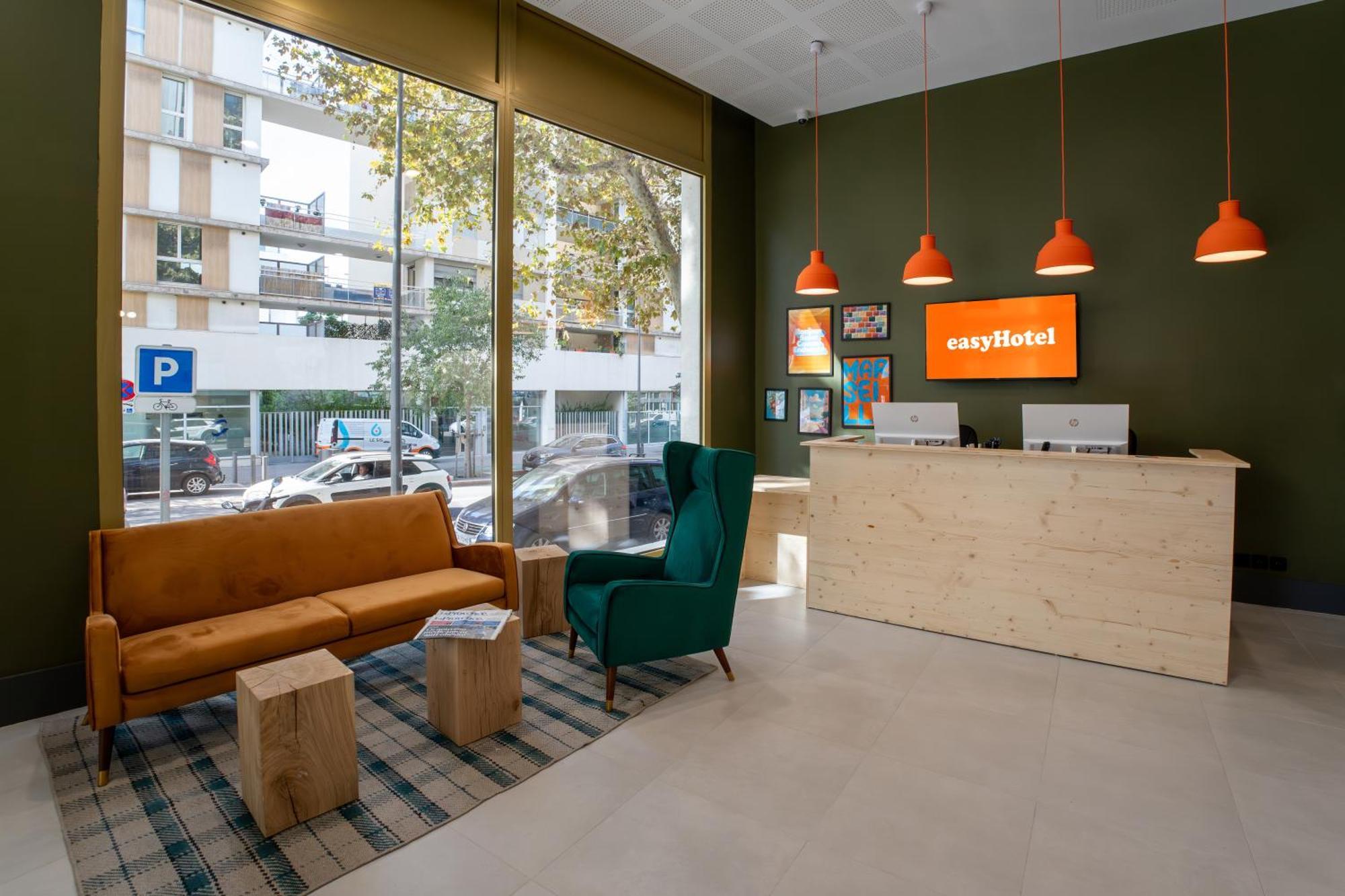 Easyhotel Marseille Euromed Bagian luar foto