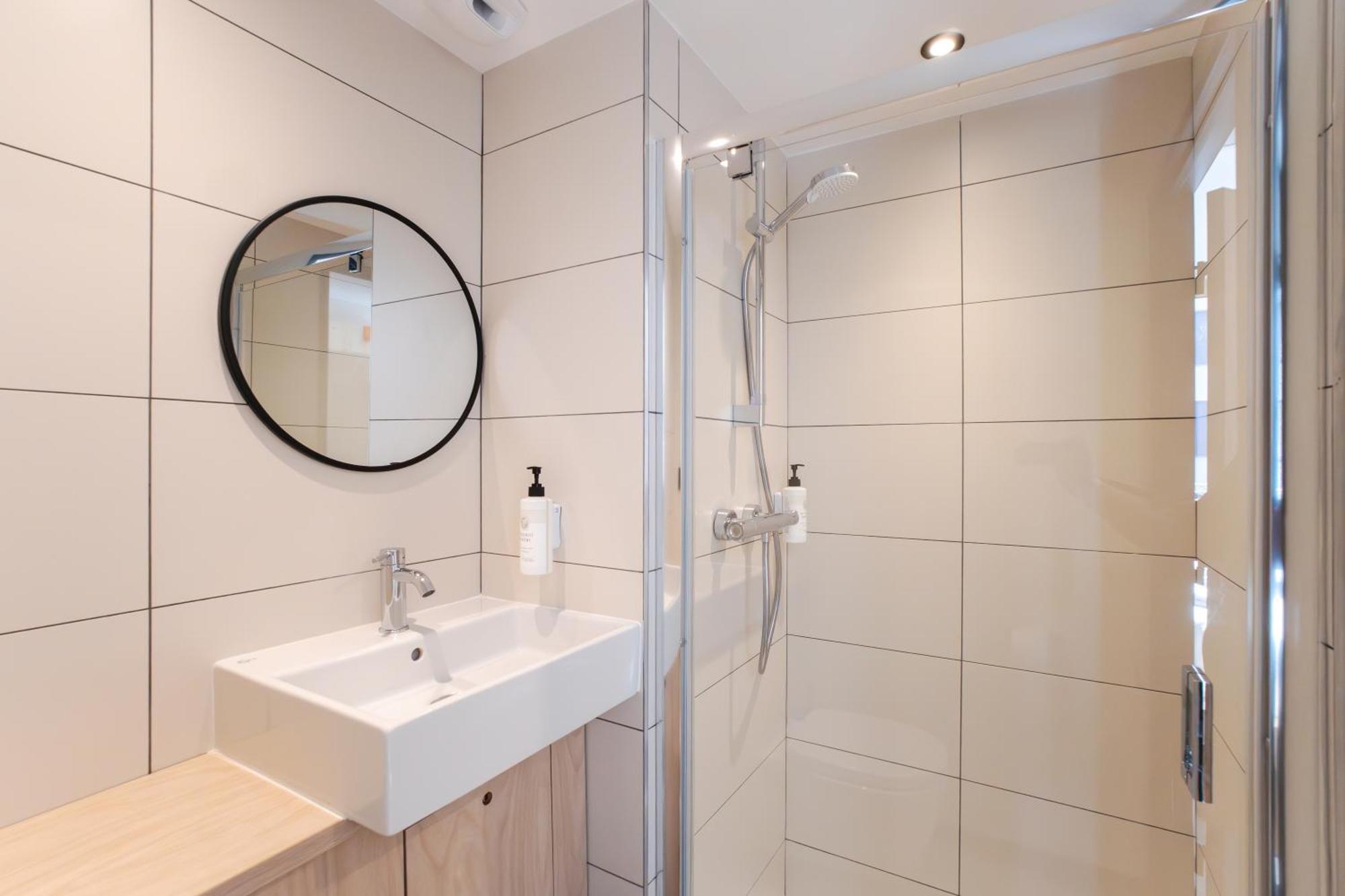 Easyhotel Marseille Euromed Bagian luar foto
