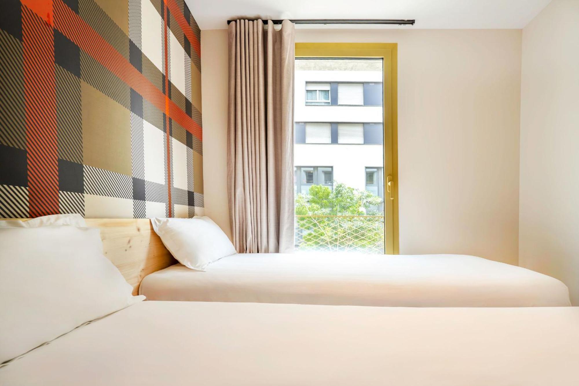 Easyhotel Marseille Euromed Bagian luar foto